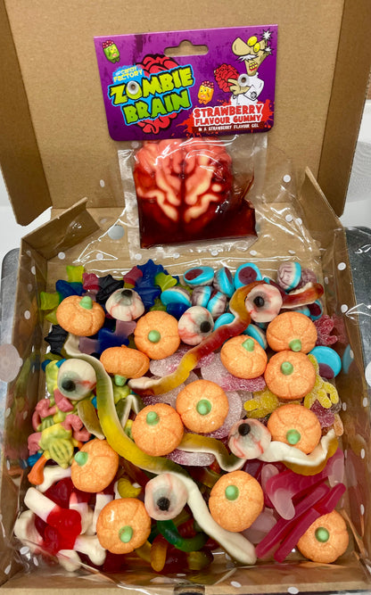 Haunted Pizza Box Pick n Mix - Spooky Sweet Treats 1kg + Zombie Brain