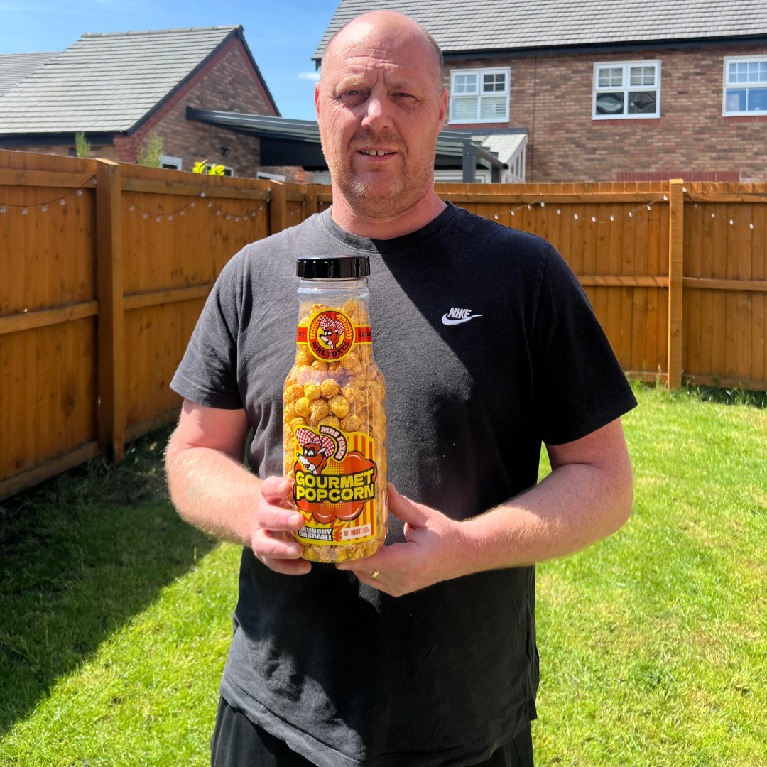 MRS FOXES Gourmet Crunchy Caramel Popcorn – Crunchy & Sweet | HUGE 890g or Small 260g Bottle